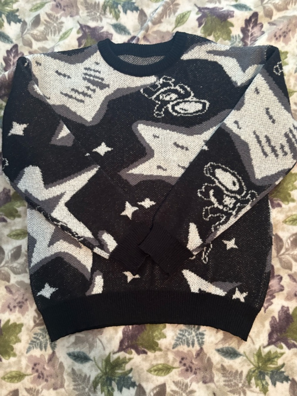 Men's Black & Gray Graphic Crewneck Sweater